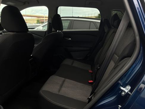Used 2025 Nissan Rogue SV FWD image 12