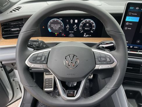 New 2026 Volkswagen Tiguan SEL R-Line AWD/4WD image 19