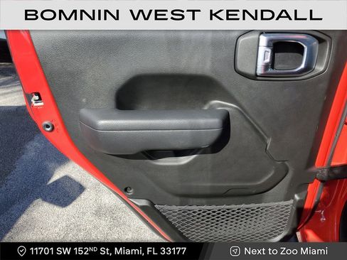 Used 2024 Jeep Wrangler Unlimited w/ LED Headlamp & Fog Lamp Group image 17