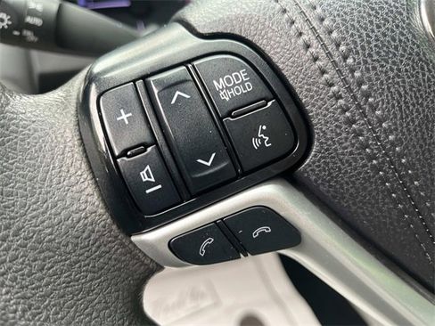 Used 2019 Toyota Highlander LE image 14