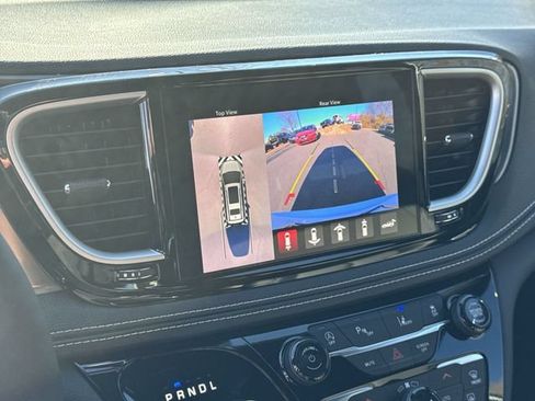 New 2026 Chrysler Pacifica Select FWD image 23