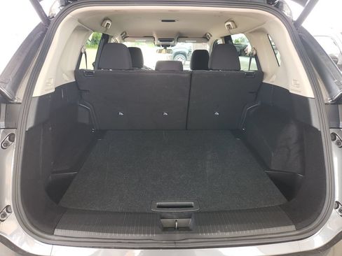 Used 2026 Nissan Rogue SV FWD image 14