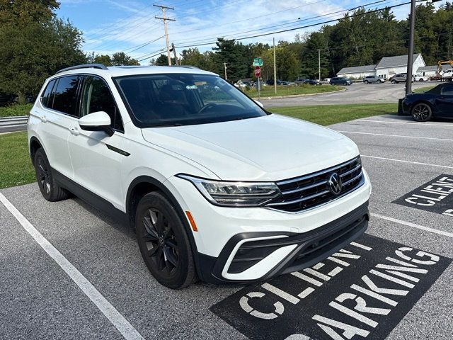 Used 2022 Volkswagen Tiguan SE AWD/4WD image 4