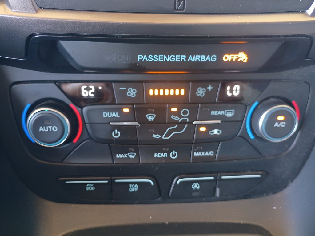 Used 2021 Ford Transit Connect XLT FWD image 9
