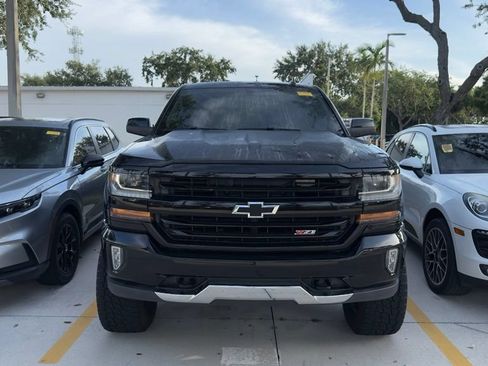 Used 2018 Chevrolet Silverado 1500 LT w/ All Star Edition AWD/4WD image 3