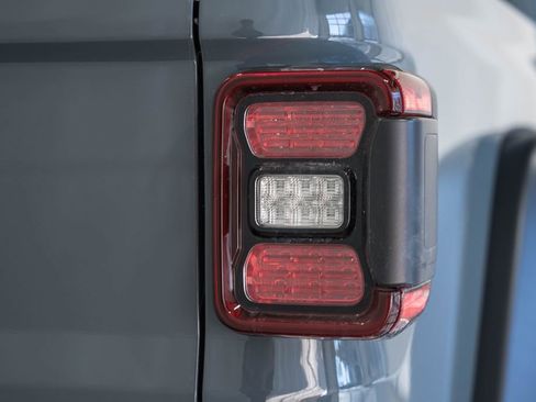 New 2026 Jeep Gladiator Mojave image 7