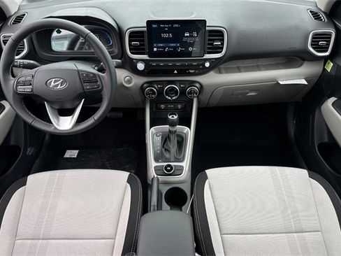 New 2025 Hyundai Venue SEL image 10