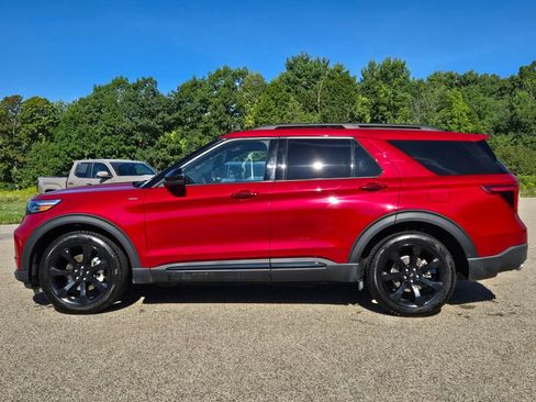 Used 2023 Ford Explorer ST-Line w/ Class IV Trailer Tow Package AWD/4WD image 2