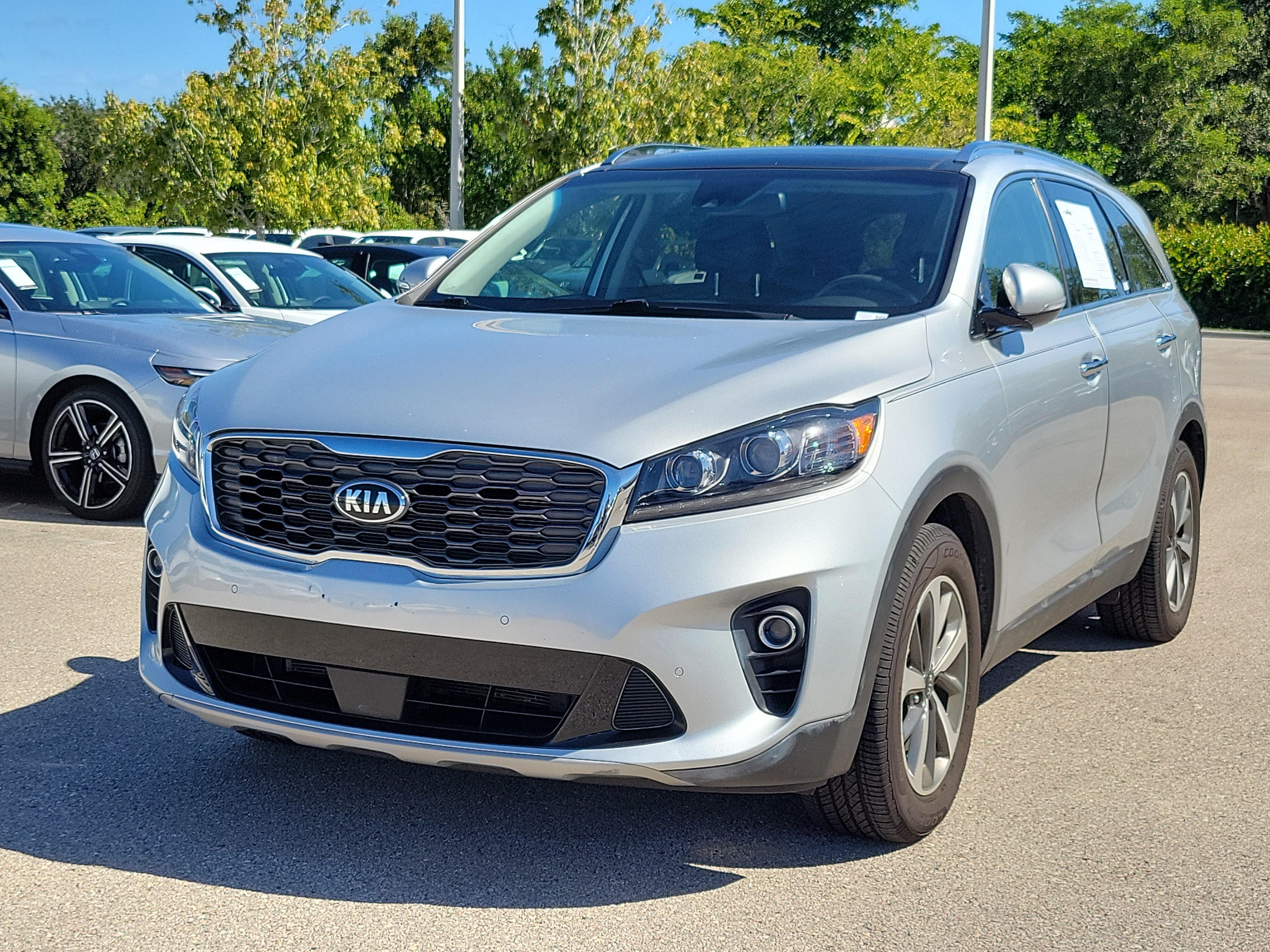 Used 2019 Kia Sorento EX w/ EX Touring Package FWD image 3
