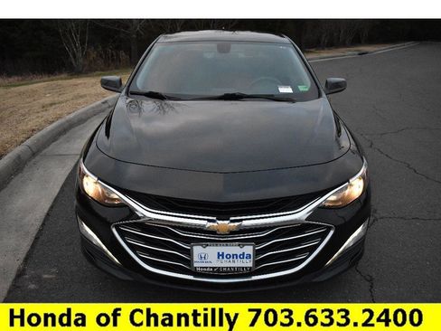 Used 2019 Chevrolet Malibu LT image 2