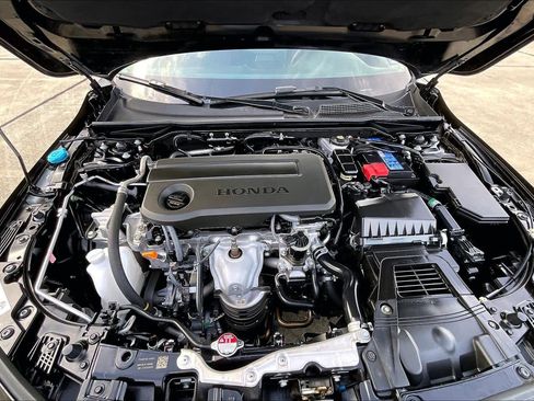 Used 2025 Honda Civic LX image 32