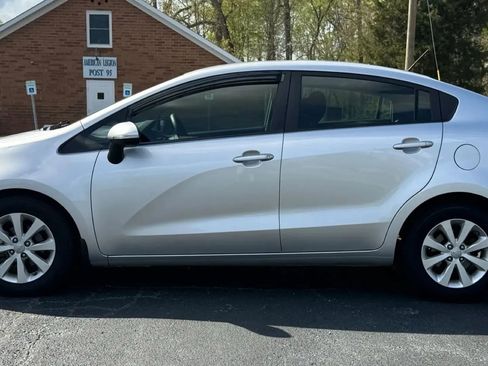 Used 2013 Kia Rio EX w/ Convenience Pkg FWD image 3