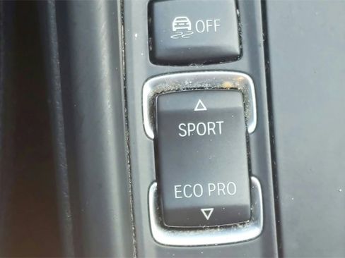 Used 2015 BMW 320i Sedan image 25