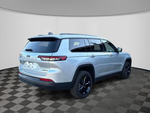 Used 2024 Jeep Grand Cherokee L Limited w/ Black Appearance Package AWD/4WD image 7