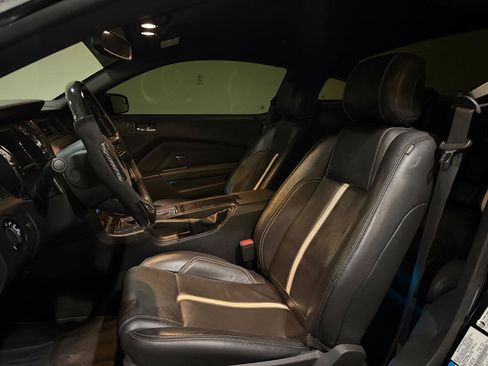 Used 2013 Ford Mustang GT Premium w/ Brembo Brake Pkg image 9