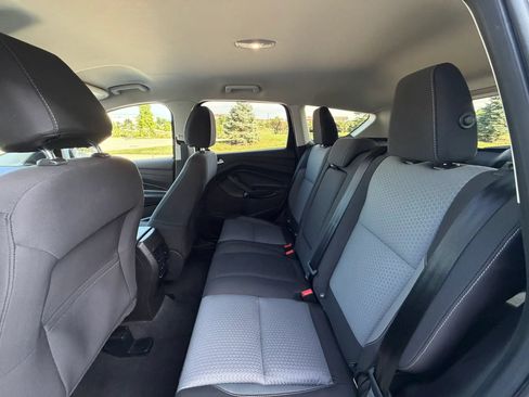 Used 2017 Ford Escape SE w/ SE Cold Weather Package AWD/4WD image 17