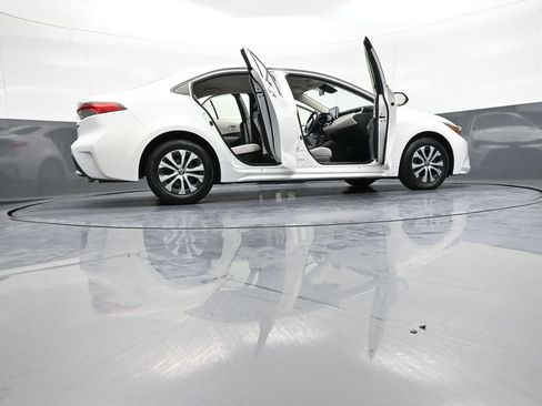Certified 2020 Toyota Corolla LE FWD image 46