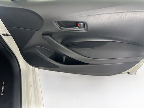 Used 2022 Toyota Corolla LE w/ Carpet Mat Package (TMS) image 31