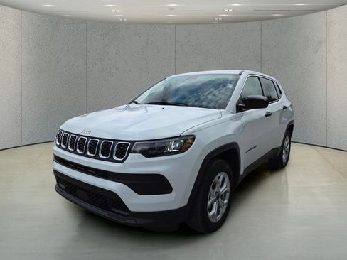 Used 2025 Jeep Compass Sport AWD/4WD image 11