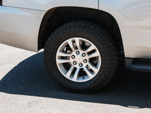 Used 2018 Chevrolet Tahoe 4WD w/ Max Trailering Package image 4