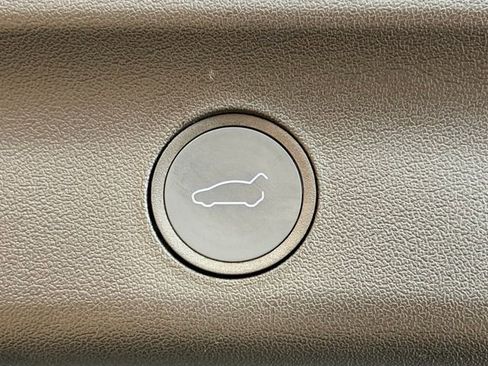 Used 2022 Tesla Model Y Performance image 37