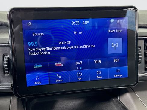 Used 2022 Ford Explorer XLT w/ Equipment Group 202A RWD image 34