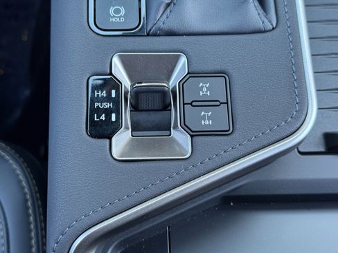Used 2024 Lexus GX 550 AWD/4WD image 33