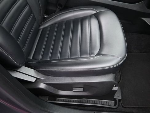 Used 2024 Ford Edge SEL image 32