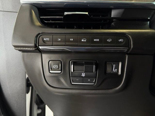 Used 2023 Cadillac Escalade ESV Premium Luxury Platinum AWD/4WD image 21