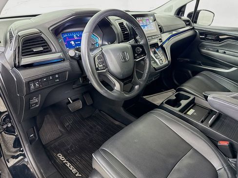Used 2024 Honda Odyssey Elite image 9