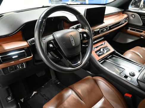 Used 2021 Lincoln Aviator Reserve w/ Equipment Group 202A image 9