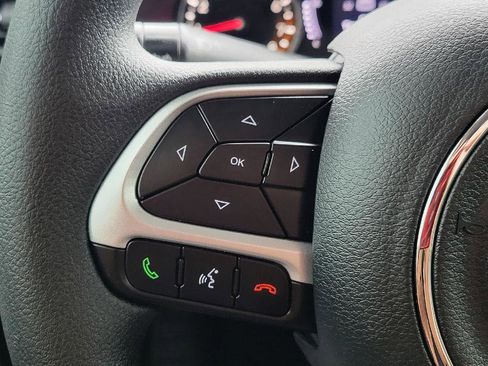 Used 2019 Jeep Renegade Sport image 16