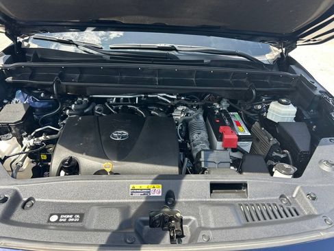 Used 2022 Toyota Highlander L FWD image 16