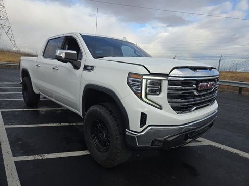 Used 2023 GMC Sierra 1500 SLT w/ SLT Premium Package AWD/4WD image 4