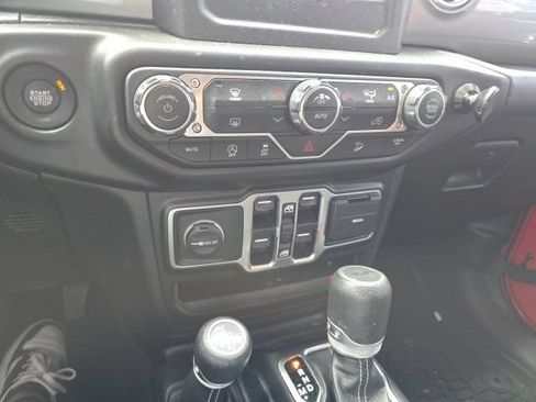 Used 2020 Jeep Wrangler Unlimited Sahara AWD/4WD image 13