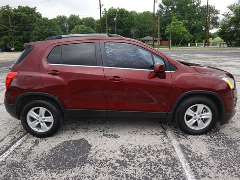 Used 2016 Chevrolet Trax LT w/ LT Convenience Package FWD image 8