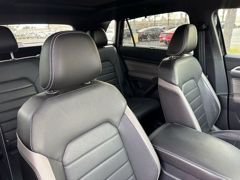 Used 2023 Volkswagen Atlas Cross Sport SEL Premium R-Line image 25