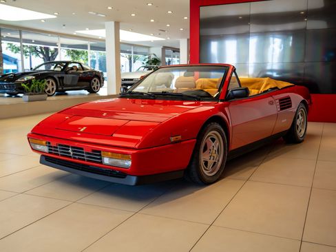 Used 1989 Ferrari Mondial T Cabriolet RWD image 4