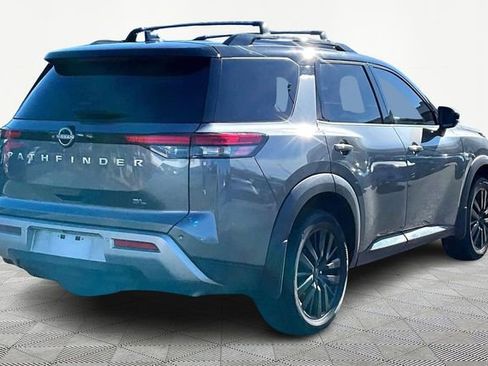 Used 2024 Nissan Pathfinder SL w/ SL Premium Package image 5