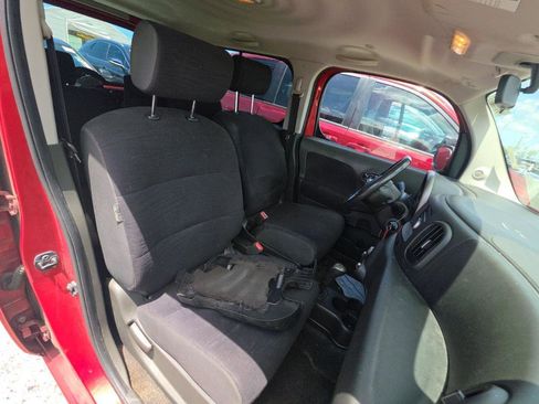 Used 2011 Nissan Cube 1.8 S w/ Interior Designer Pkg FWD image 10