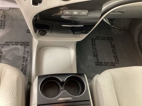 Used 2013 Toyota Sienna LE FWD image 19