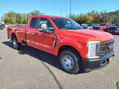 Used 2024 Ford F350 XL image 4