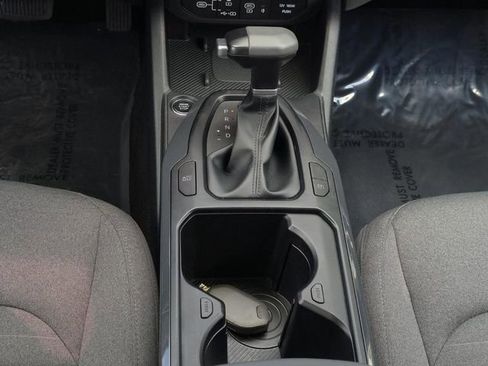 Used 2025 Kia K4 EX image 28