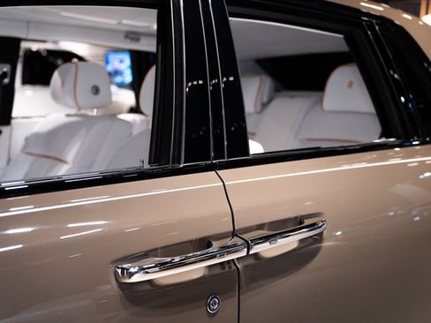Used 2026 Rolls-Royce Phantom Sedan image 9