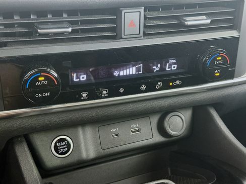 Used 2023 Nissan Rogue SV FWD image 23