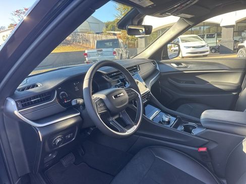 New 2025 Jeep Grand Cherokee L Altitude image 33