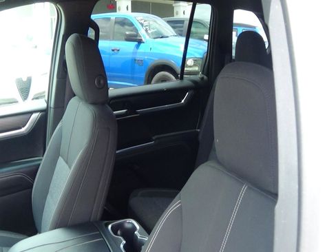 Used 2025 GMC Acadia Elevation FWD image 19