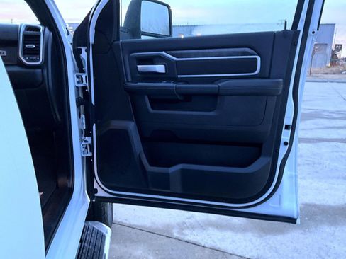 Used 2024 RAM 2500 Big Horn image 17
