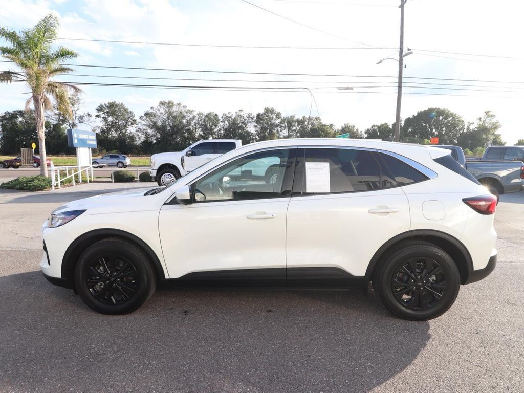 Used 2023 Ford Escape Active w/ Tech Pack #2 FWD image 5