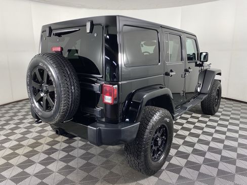 Used 2014 Jeep Wrangler Unlimited Sahara AWD/4WD image 6